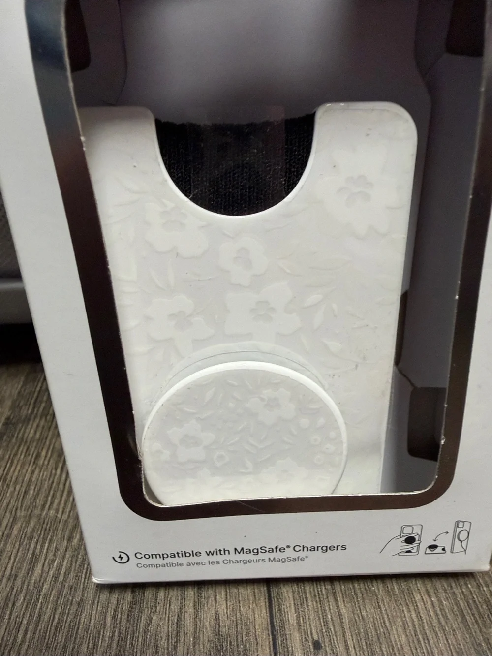 PopSocket White Floral Magnetic Phone Wallet compatible with MagSafe